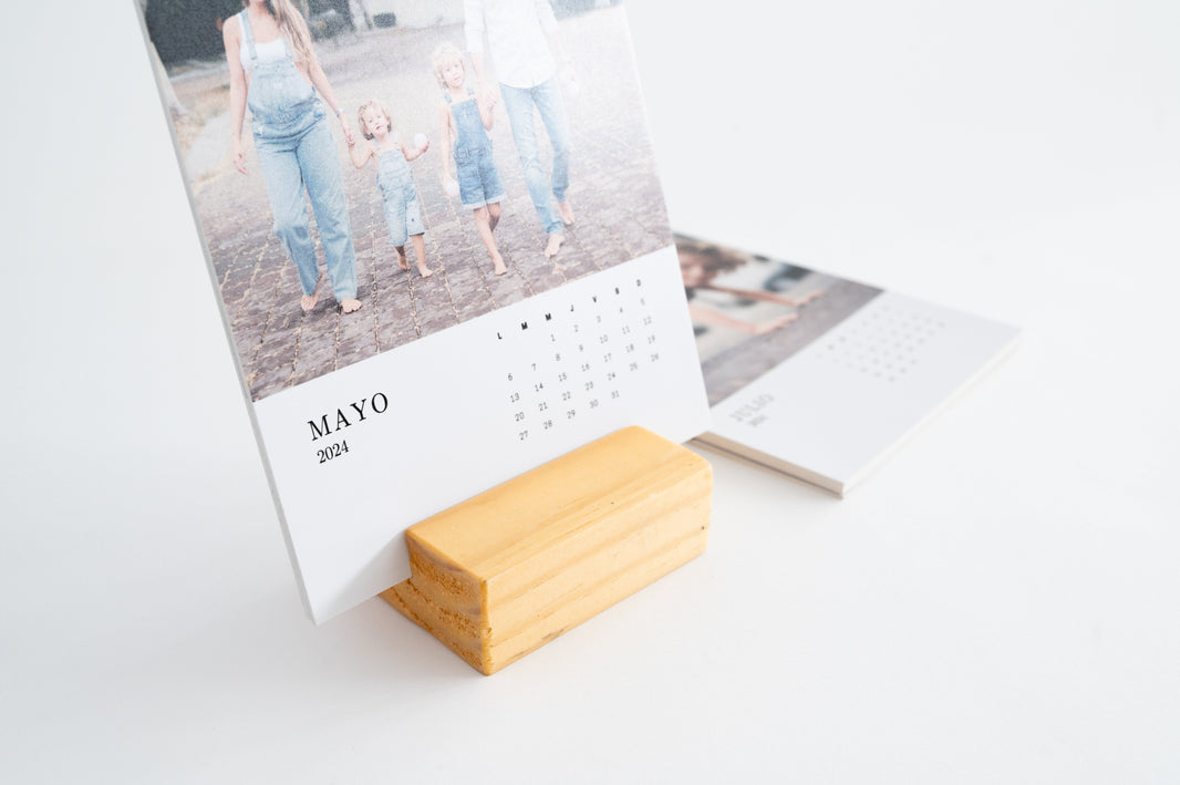 Organiza tu año con estilo: Descubre el Desk Calendar de Happy Print